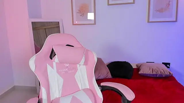 Snapshot of Veronica_isaza__ chatting on 19, 11, 2025 Veronica isaza online show from 19, 11, 2025