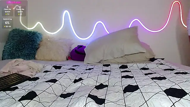 Snapshot of bobsexy08 chatting on 24, 10, 2025 bobsexy08 online show from 24, 10, 2025