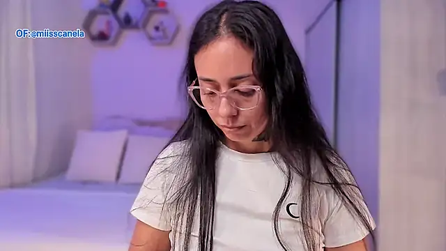 Aleja24Evans online show from 21, 10, 2025