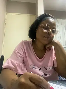 Snapshot of Nomthie chatting on 22, 3, 2025 Nomthie online show from 22, 3, 2025