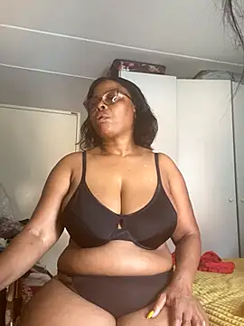 Snapshot of Nomthie chatting on 23, 10, 2025 Nomthie online show from 23, 10, 2025