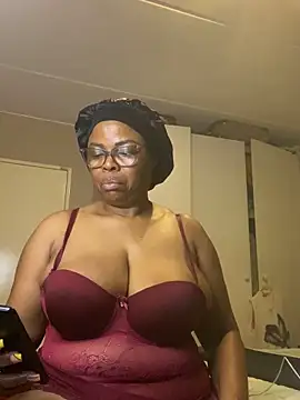 Snapshot of Nomthie chatting on 26, 10, 2025 Nomthie online show from 26, 10, 2025