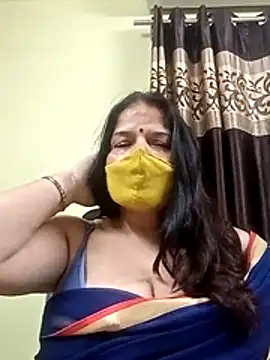 Snapshot of IndianAngle chatting on 14, 12, 2025 IndianAngle online show from 14, 12, 2025