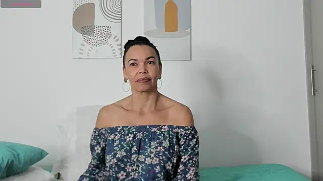 Evawalker  online show from 6, 11, 2025