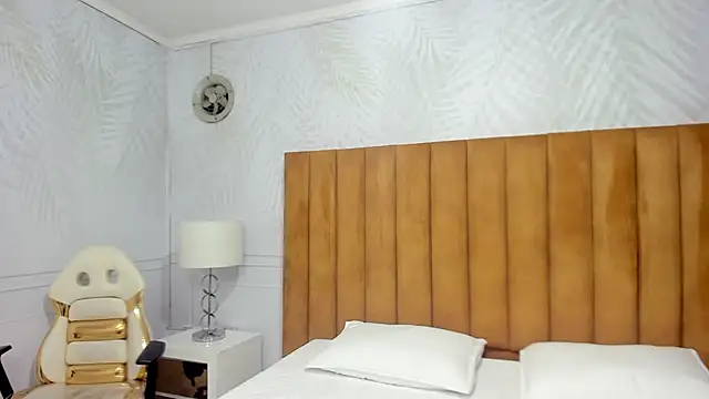 Snapshot of Daphne81_ chatting on 7, 1, 2025 Daphne81  online show from 7, 1, 2025