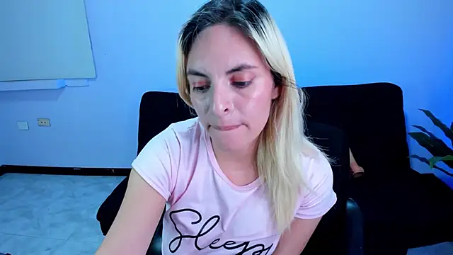 Snapshot of Kathia_Brooks_ chatting on 9, 1, 2025 Kathia Brooks online show from 9, 1, 2025