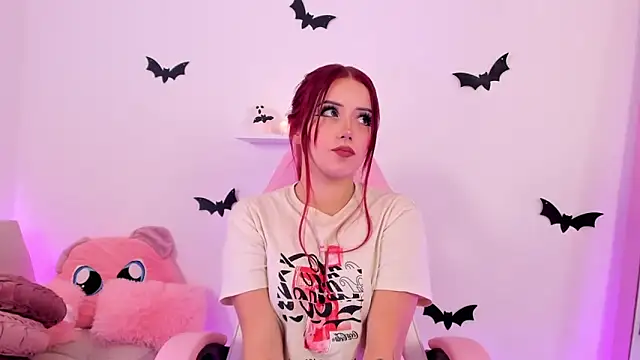 Snapshot of misspaulinaa chatting on 20, 10, 2025 misspaulinaa online show from 20, 10, 2025