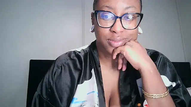 Nyxie Chaos online show from 3, 12, 2025