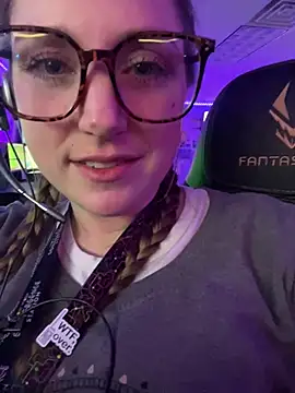 mirannacult online show from 6, 1, 2025