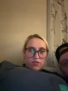 StrawberryCheww online show from 7, 3, 2026