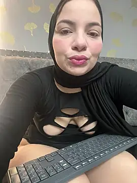 Layla kaderr online show from 21, 5, 2026