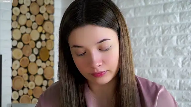 Snapshot of LowOncoming chatting on 20, 12, 2025 LowOncoming online show from 20, 12, 2025