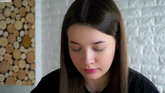 Snapshot of LowOncoming chatting on 22, 12, 2025 LowOncoming online show from 22, 12, 2025