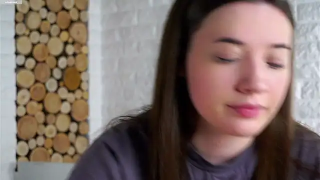 Snapshot of LowOncoming chatting on 9, 1, 2026 LowOncoming online show from 9, 1, 2026