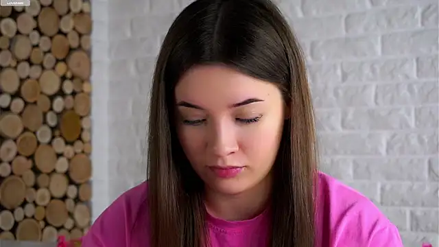 Snapshot of LowOncoming chatting on 14, 2, 2026 LowOncoming online show from 14, 2, 2026