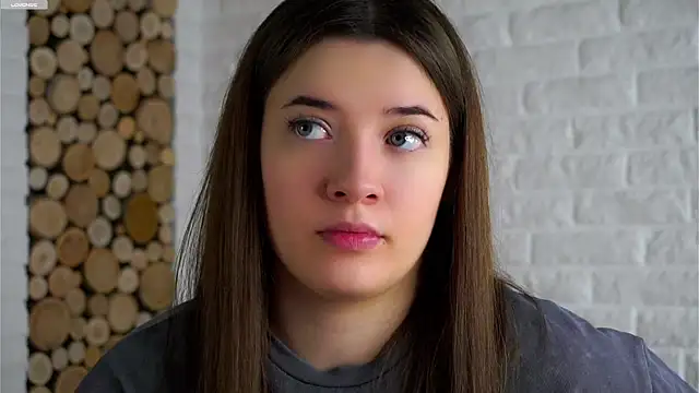 Snapshot of LowOncoming chatting on 18, 2, 2026 LowOncoming online show from 18, 2, 2026