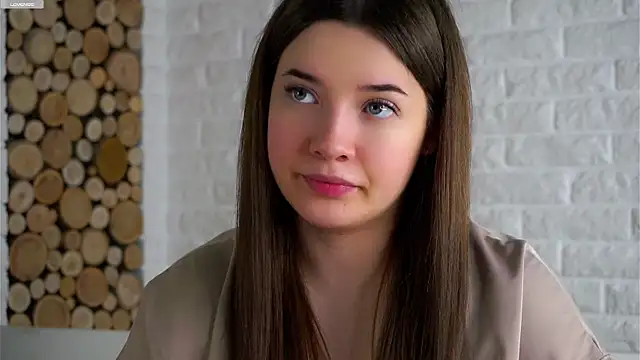 Snapshot of LowOncoming chatting on 19, 2, 2026 LowOncoming online show from 19, 2, 2026