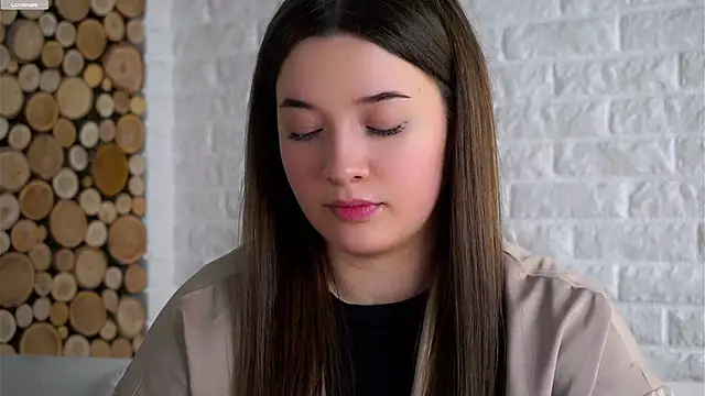 Snapshot of LowOncoming chatting on 25, 2, 2026 LowOncoming online show from 25, 2, 2026