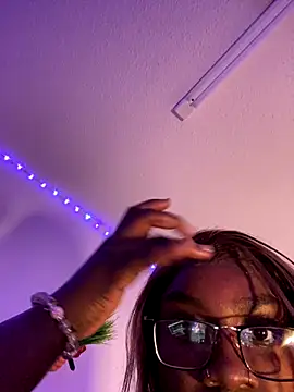 LillShayy online show from 18, 12, 2025