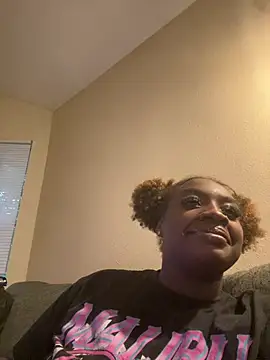 Snapshot of LillShayy chatting on 24, 4, 2026 LillShayy online show from 24, 4, 2026
