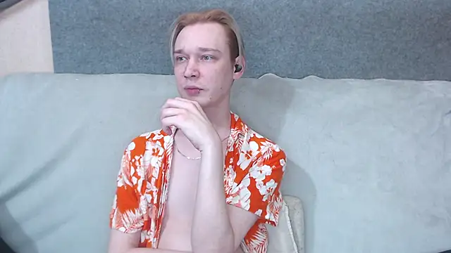 Snapshot of qustci-couple chatting on 3, 3, 2025 qustci-couple online show from 3, 3, 2025