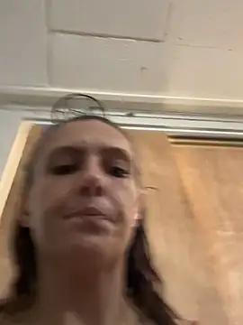 Snapshot of snowrillaxxx chatting on 25, 5, 2026 snowrillaxxx online show from 25, 5, 2026