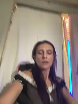 Snapshot of snowrillaxxx chatting on 12, 6, 2026 snowrillaxxx online show from 12, 6, 2026
