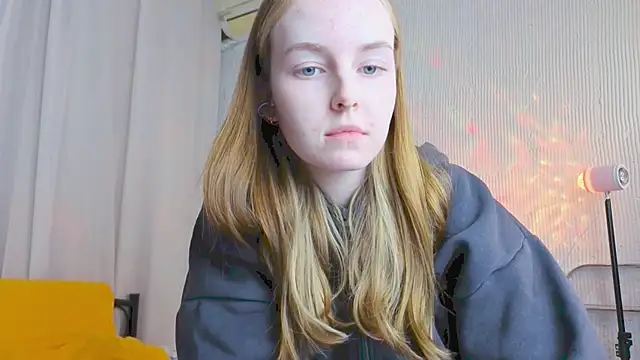 Snapshot of Wild__flowers chatting on 20, 4, 2026 Wild flowers online show from 20, 4, 2026