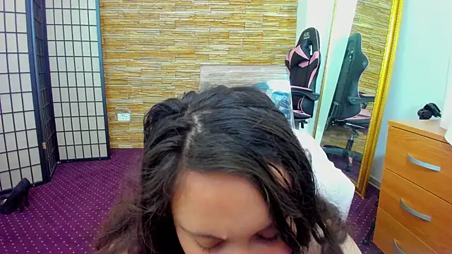 AishaRouhi online show from 15, 12, 2025