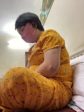 Hachi Sweetbabie  online show from 10, 10, 2025