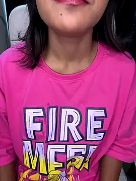 Snapshot of LeisyXO chatting on 5, 12, 2024 LeisyXO online show from 5, 12, 2024