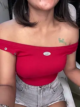 Snapshot of LeisyXO chatting on 6, 12, 2024 LeisyXO online show from 6, 12, 2024