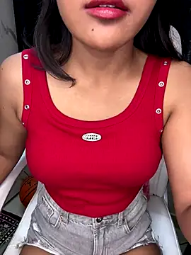 Snapshot of LeisyXO chatting on 7, 12, 2024 LeisyXO online show from 7, 12, 2024