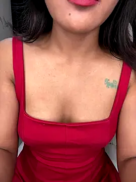 Snapshot of LeisyXO chatting on 8, 12, 2024 LeisyXO online show from 8, 12, 2024