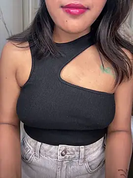 Snapshot of LeisyXO chatting on 31, 1, 2025 LeisyXO online show from 31, 1, 2025