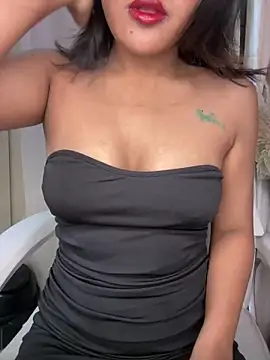 Snapshot of LeisyXO chatting on 18, 2, 2025 LeisyXO online show from 18, 2, 2025