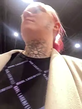 Snapshot of poussichienne chatting on 20, 12, 2024 poussichienne online show from 20, 12, 2024