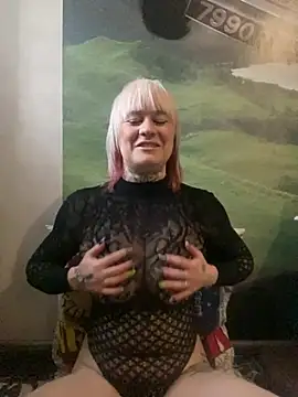 Snapshot of poussichienne chatting on 22, 1, 2025 poussichienne online show from 22, 1, 2025