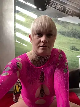 Snapshot of poussichienne chatting on 31, 1, 2025 poussichienne online show from 31, 1, 2025