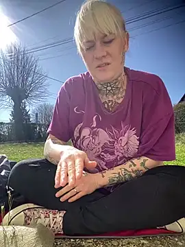 Snapshot of poussichienne chatting on 20, 3, 2025 poussichienne online show from 20, 3, 2025