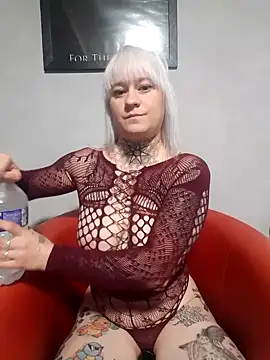 Snapshot of poussichienne chatting on 14, 9, 2025 poussichienne online show from 14, 9, 2025