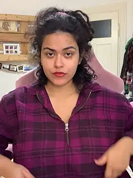 Curvydesifromgermany online show from 6, 11, 2025