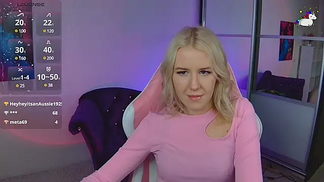 Snapshot of Selenatrend chatting on 8, 1, 2025 Selenatrend online show from 8, 1, 2025