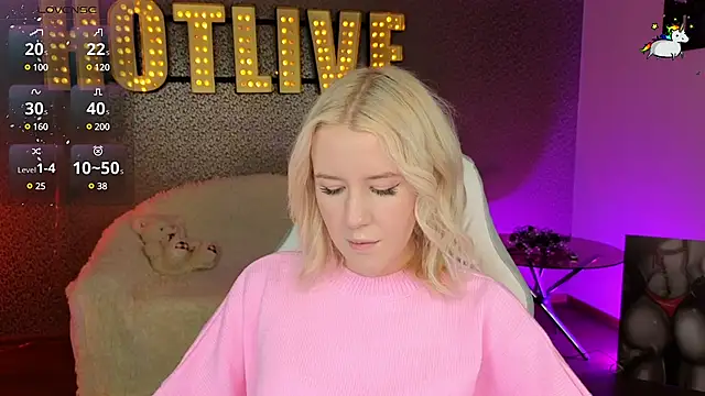 Snapshot of Selenatrend chatting on 11, 1, 2025 Selenatrend online show from 11, 1, 2025