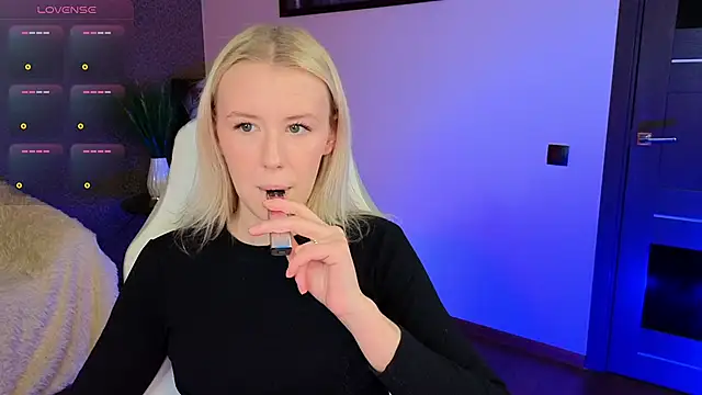 Snapshot of Selenatrend chatting on 25, 2, 2025 Selenatrend online show from 25, 2, 2025