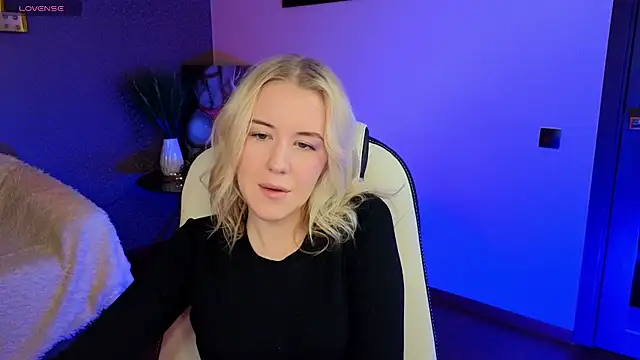 Snapshot of Selenatrend chatting on 2, 3, 2025 Selenatrend online show from 2, 3, 2025