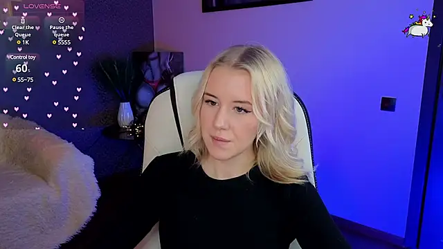 Snapshot of Selenatrend chatting on 8, 3, 2025 Selenatrend online show from 8, 3, 2025