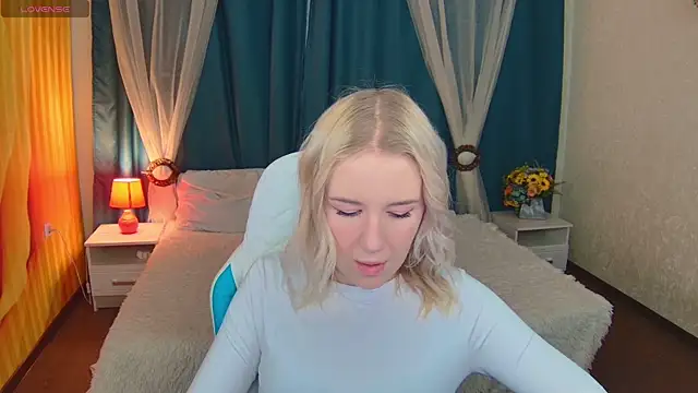 Snapshot of Selenatrend chatting on 12, 3, 2025 Selenatrend online show from 12, 3, 2025