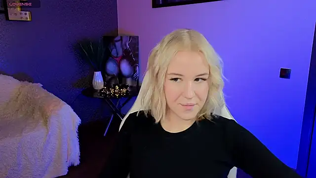 Snapshot of Selenatrend chatting on 22, 3, 2025 Selenatrend online show from 22, 3, 2025