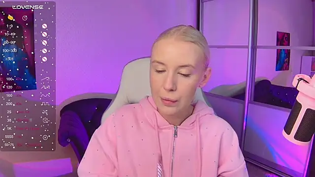 Snapshot of Selenatrend chatting on 18, 9, 2025 Selenatrend online show from 18, 9, 2025